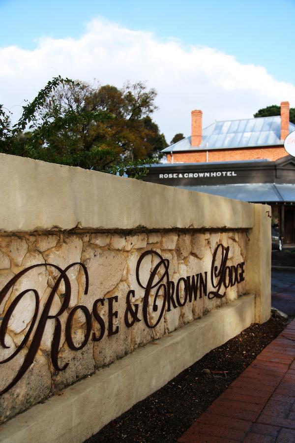 Rose & Crown Hotel Пърт Екстериор снимка